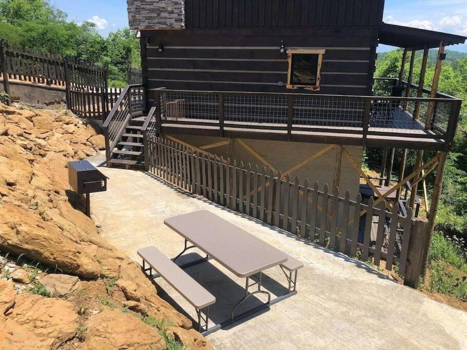 The Log Castle~Stunning Mountain Views~Hot Tub Villa Sevierville Buitenkant foto